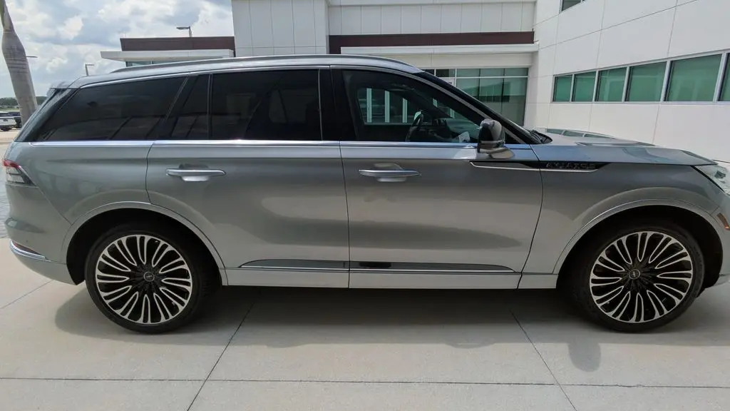 2024 Lincoln Aviator Black Label