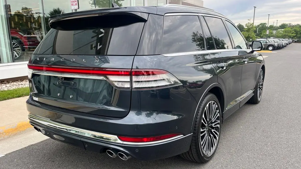 2022 Lincoln Aviator Black Label