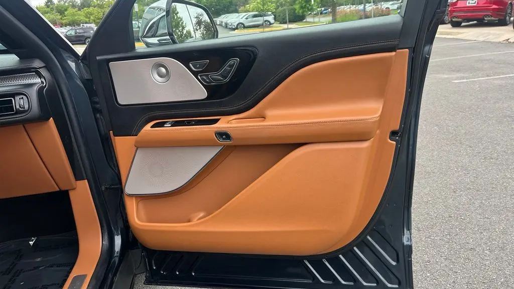 2022 Lincoln Aviator Black Label