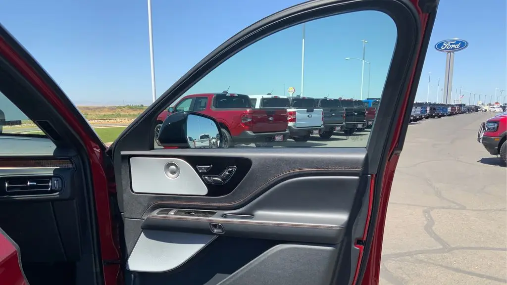 2025 Lincoln Aviator Black Label