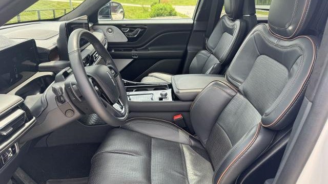 2025 Lincoln Aviator Black Label