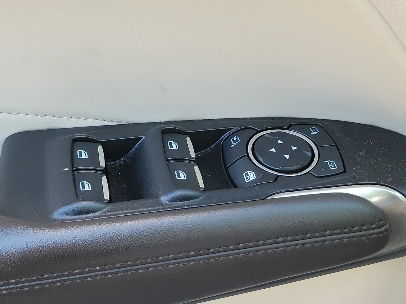 2019 Lincoln MKC - $15,990