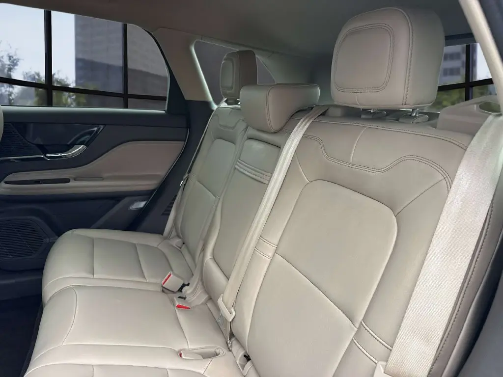 2022 Lincoln Corsair - $28,995