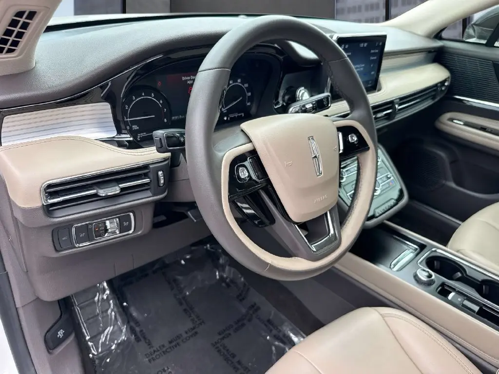2022 Lincoln Corsair - $28,995