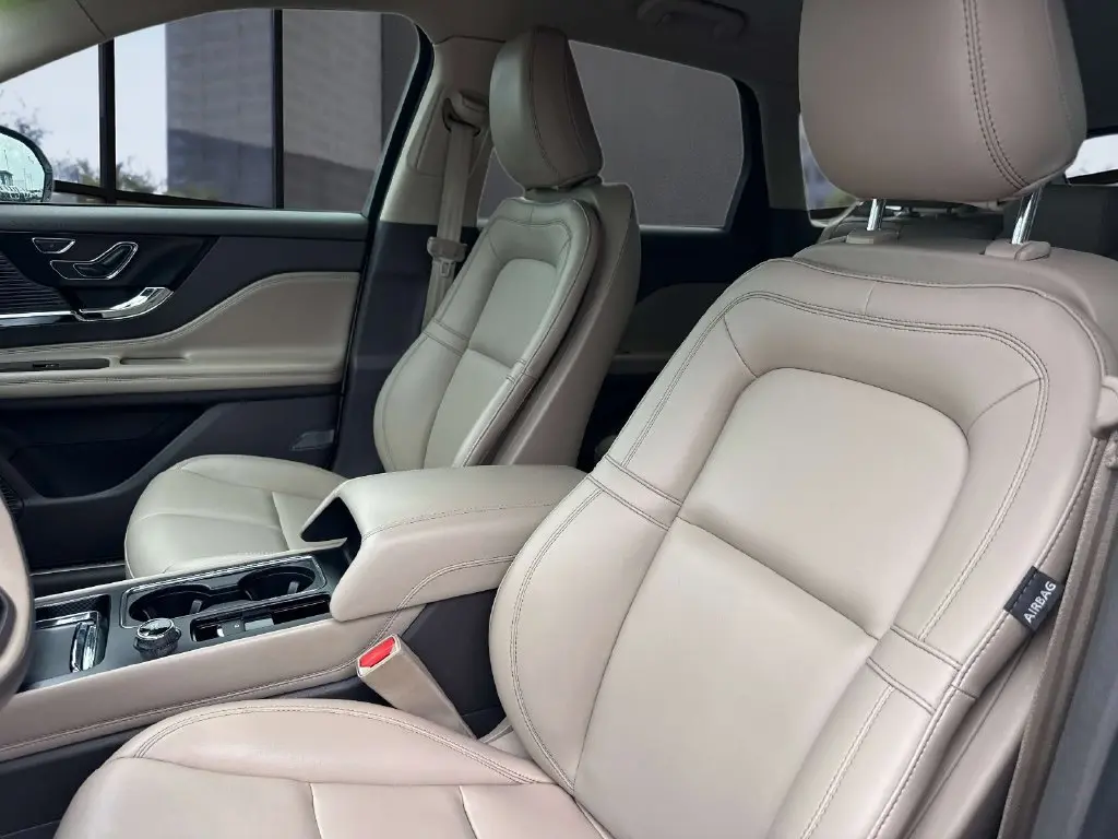 2022 Lincoln Corsair - $28,995