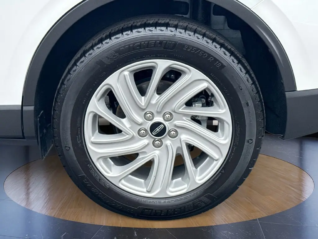 2022 Lincoln Corsair - $28,995