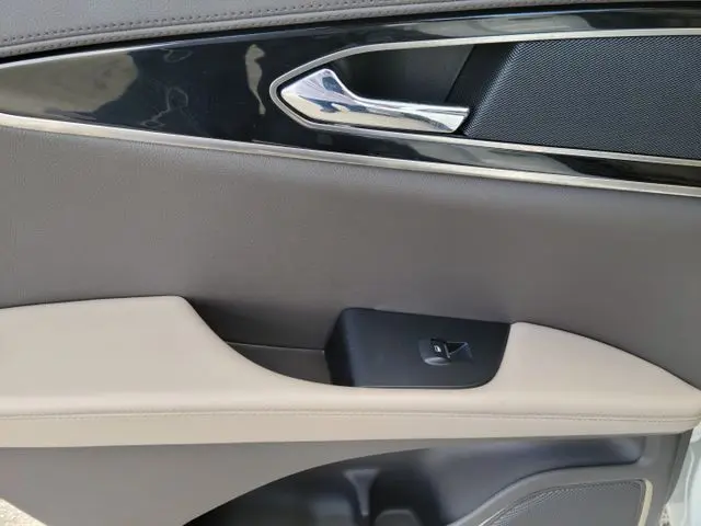 2020 Lincoln Corsair - $20,590