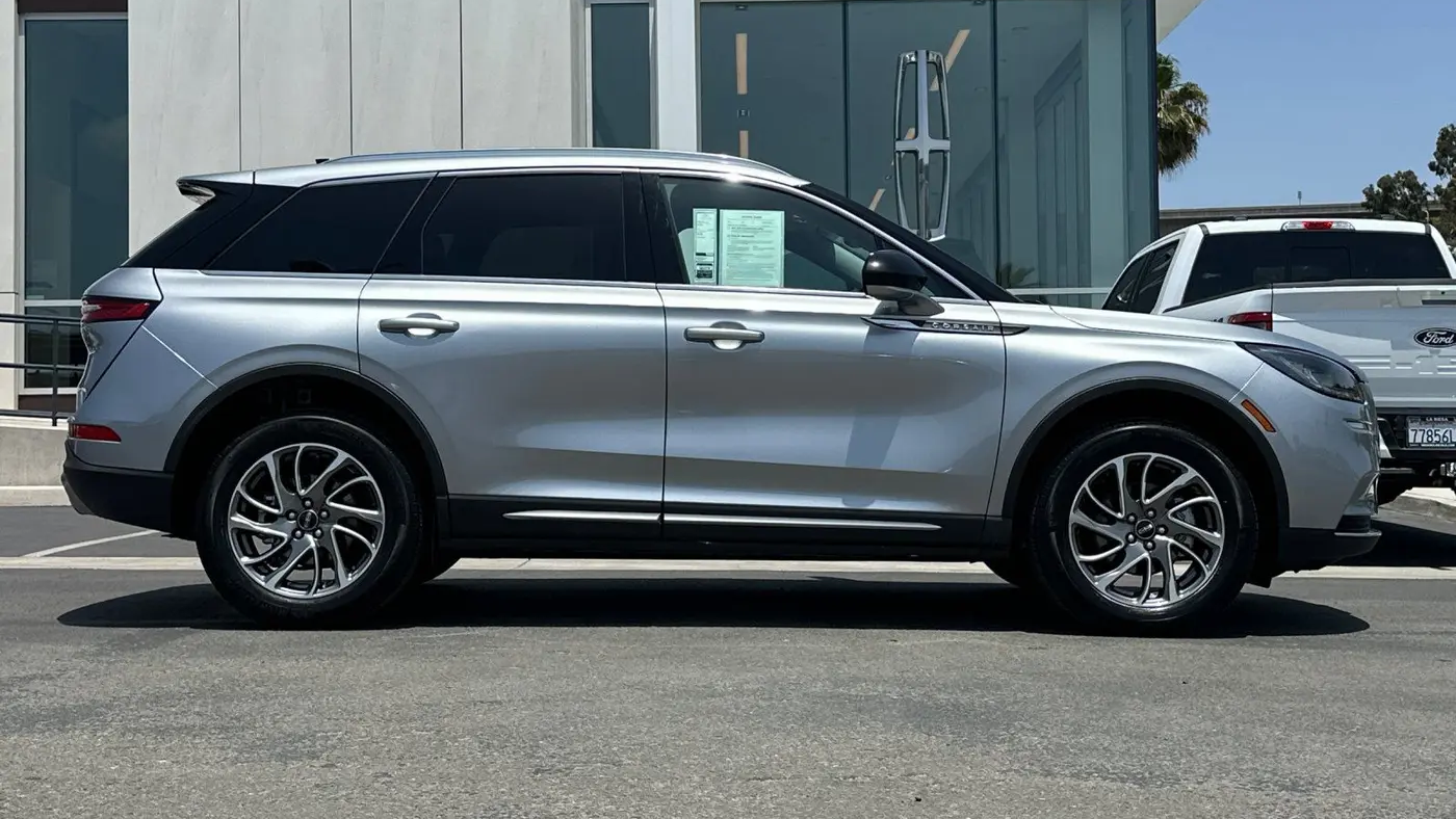 2022 Lincoln Corsair Standard