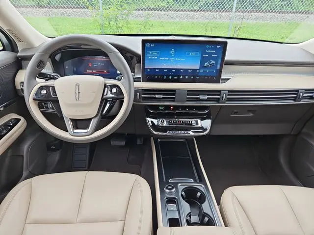 2024 Lincoln Corsair - $31,990
