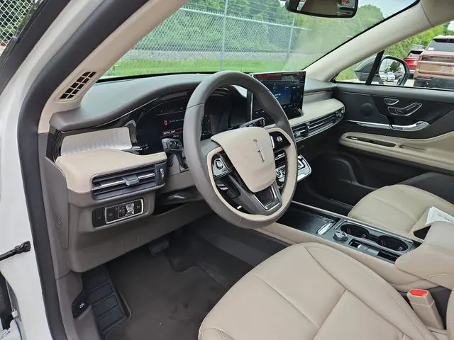 2024 Lincoln Corsair - $31,990
