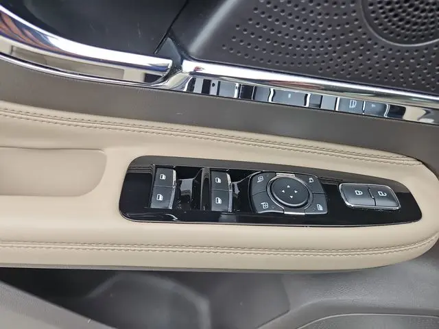 2024 Lincoln Corsair - $31,990