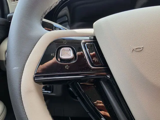 2024 Lincoln Corsair - $32,990