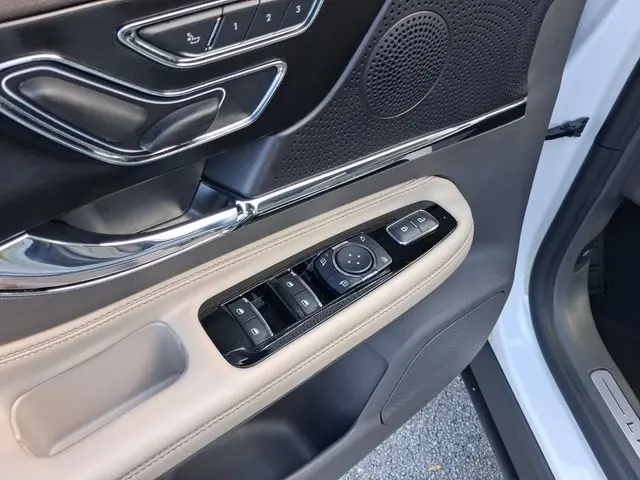 2024 Lincoln Corsair - $30,990