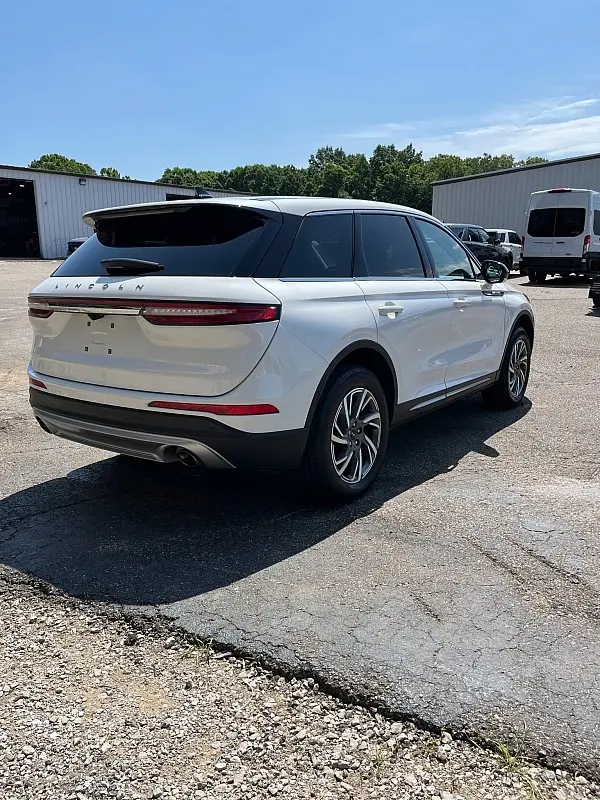 2023 Lincoln Corsair - $28,998