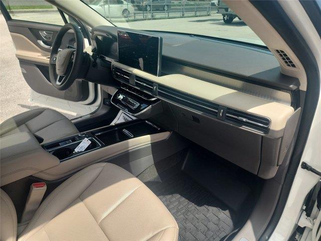 2023 Lincoln Corsair - $27,999