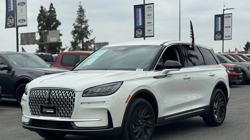 2023 Lincoln Corsair Standard