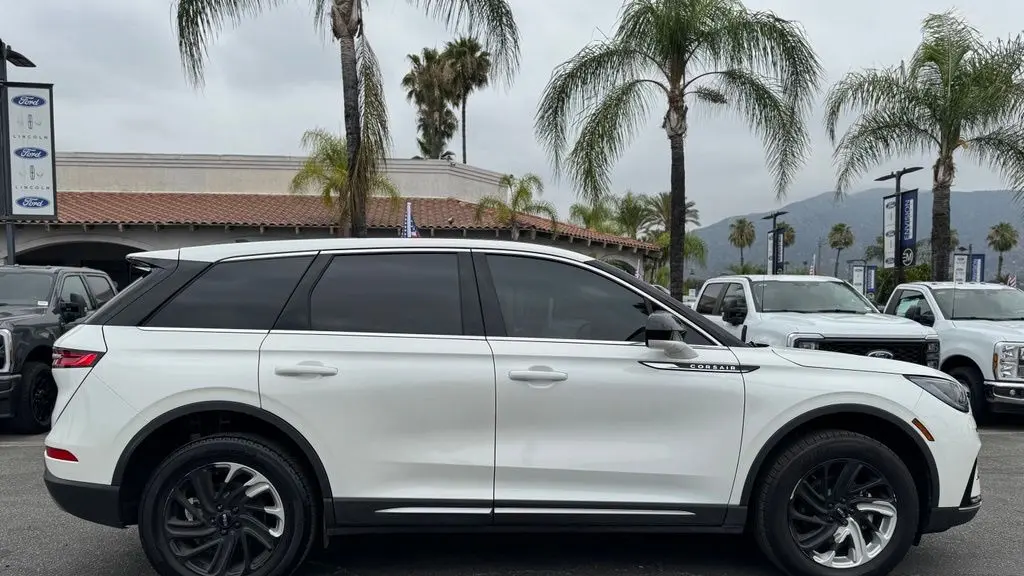2023 Lincoln Corsair Standard