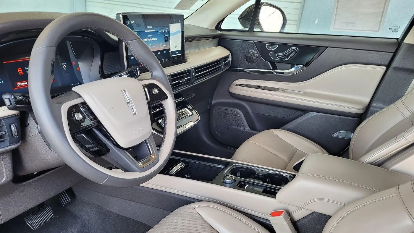 2024 Lincoln Corsair Premiere