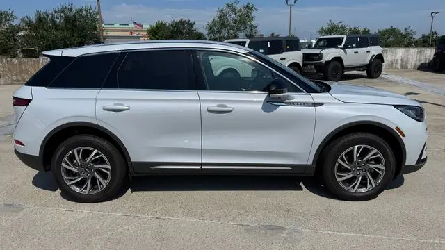 2025 Lincoln Corsair Premiere