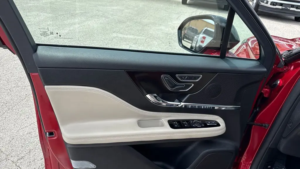 2025 Lincoln Corsair Premiere