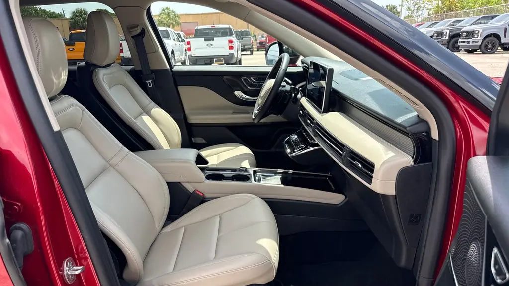 2025 Lincoln Corsair Premiere