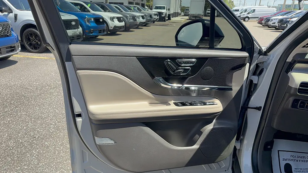 2024 Lincoln Corsair Premiere