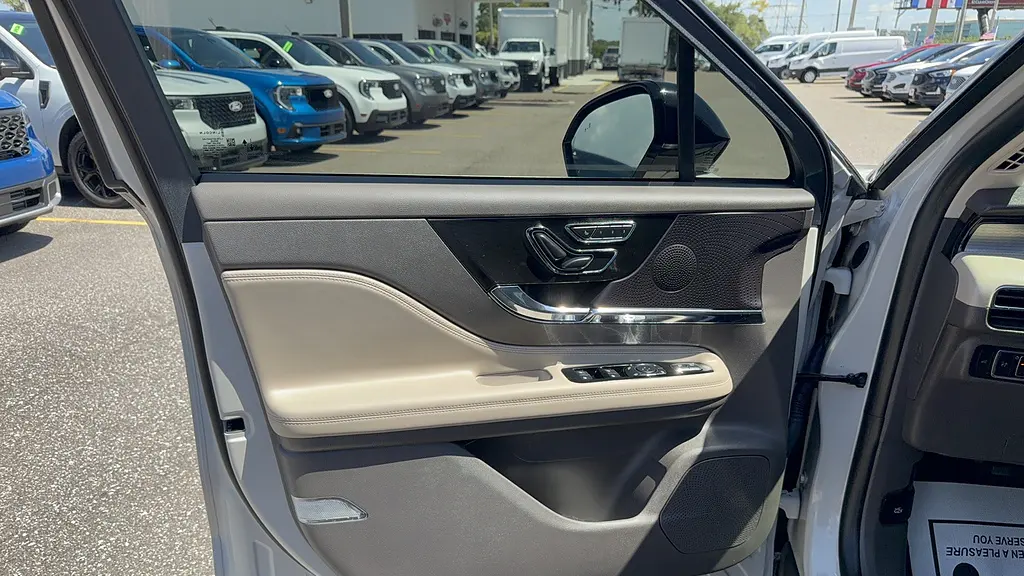 2024 Lincoln Corsair Premiere