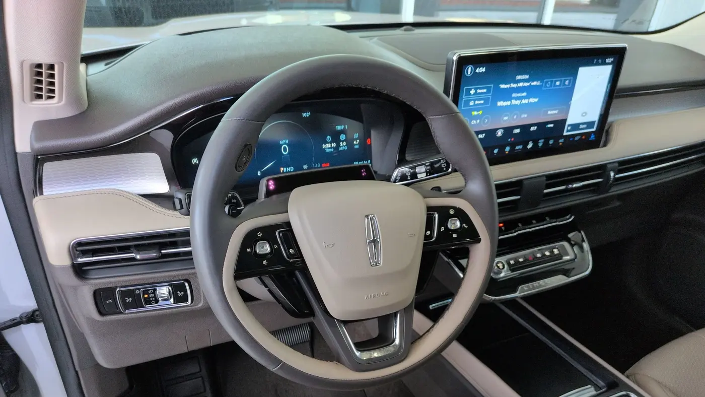 2023 Lincoln Corsair Standard
