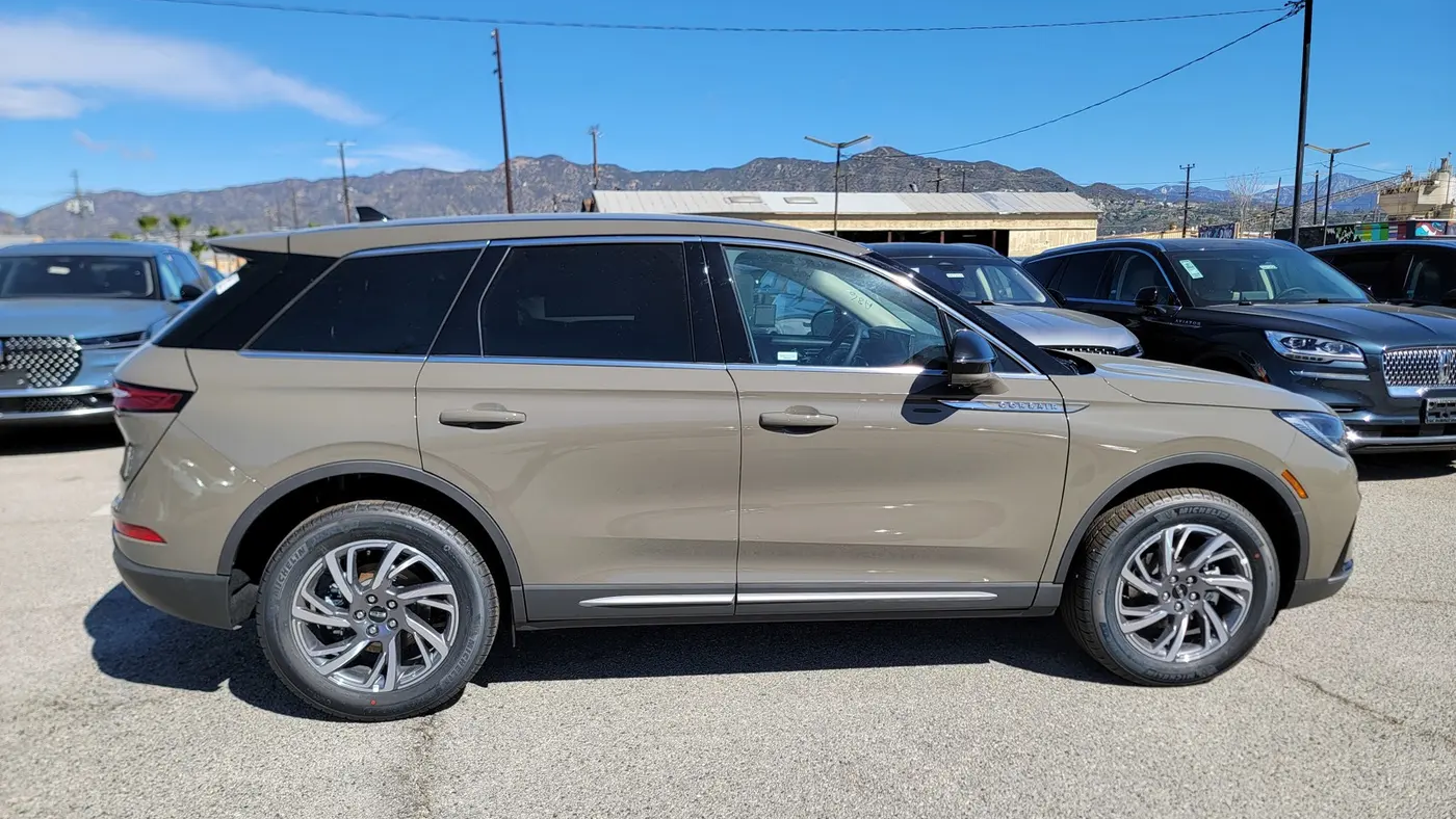 2025 Lincoln Corsair Premiere