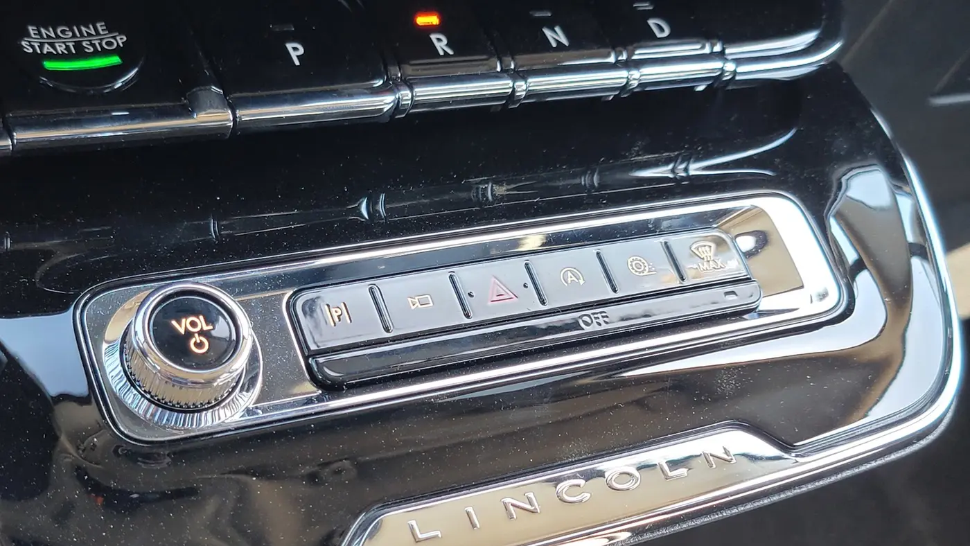2025 Lincoln Corsair Premiere
