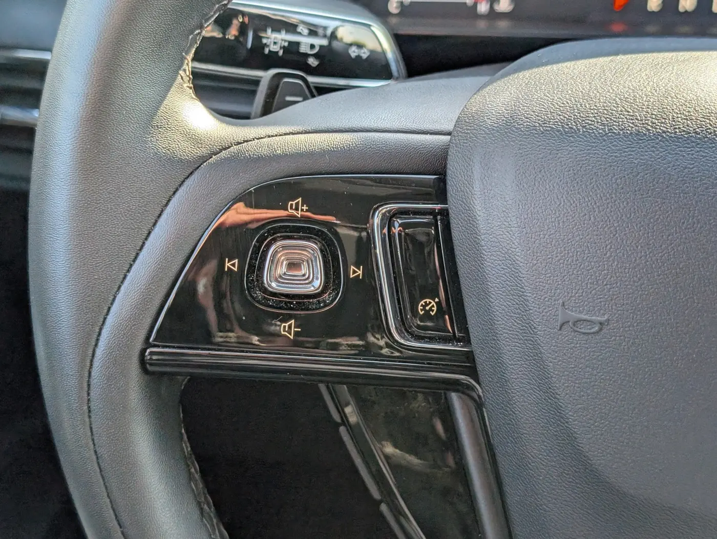 2022 Lincoln Corsair - $26,000