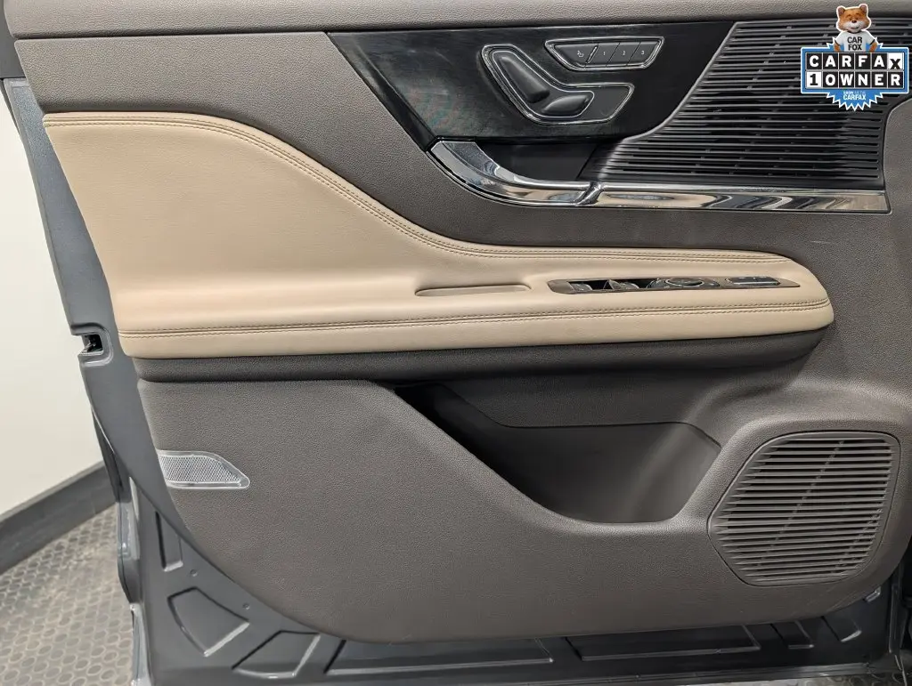 2022 Lincoln Corsair - $28,900