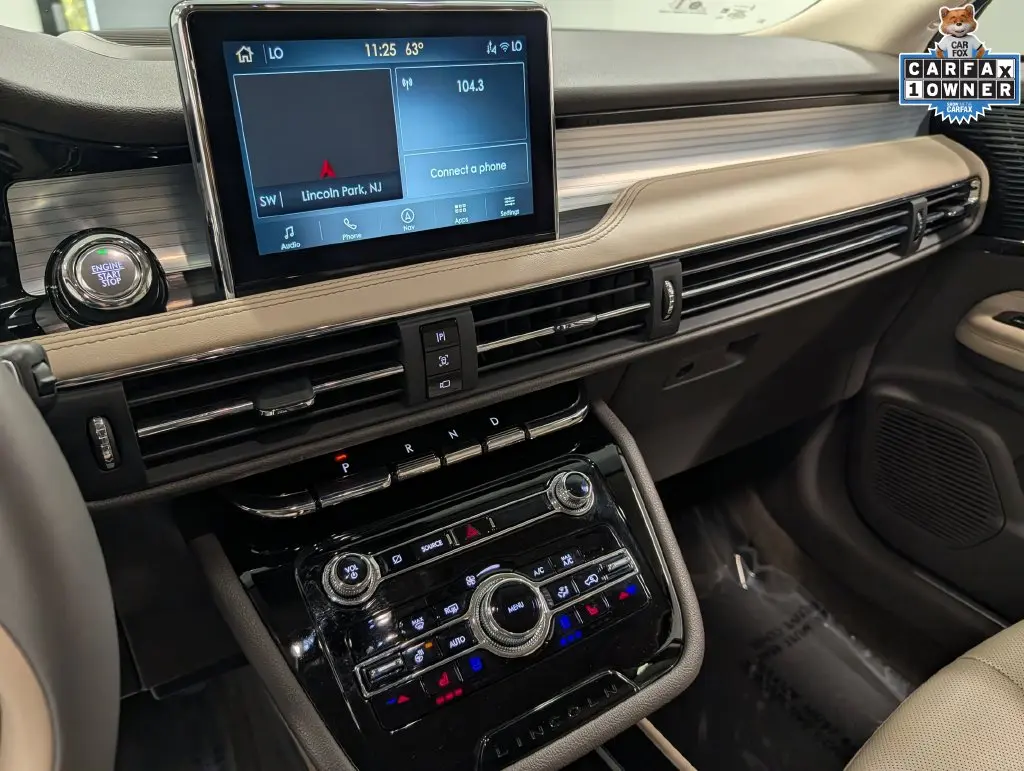2022 Lincoln Corsair - $28,900