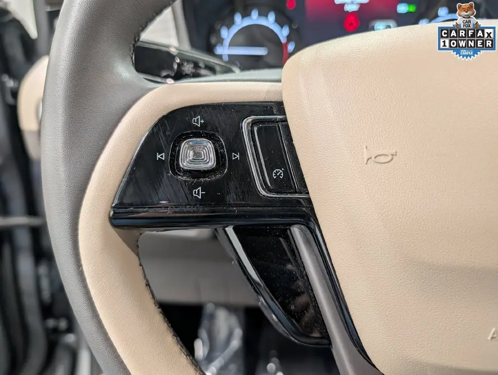 2022 Lincoln Corsair - $28,900