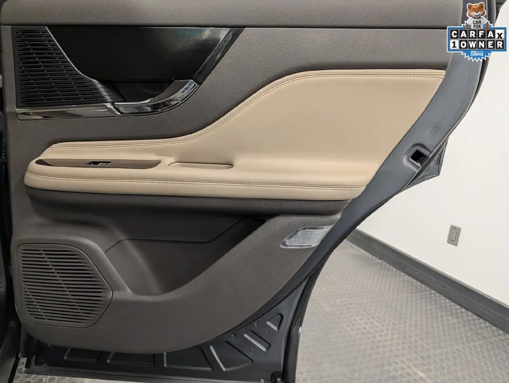 2022 Lincoln Corsair - $28,900