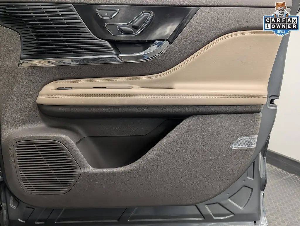 2022 Lincoln Corsair - $28,900