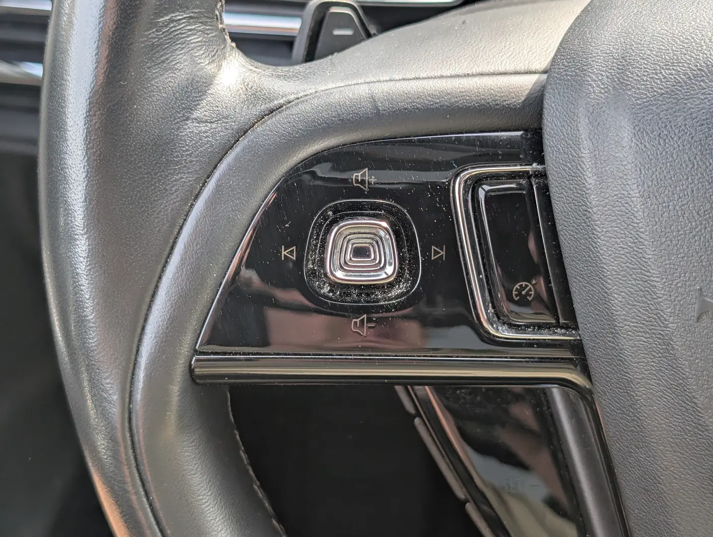 2022 Lincoln Corsair - $24,500