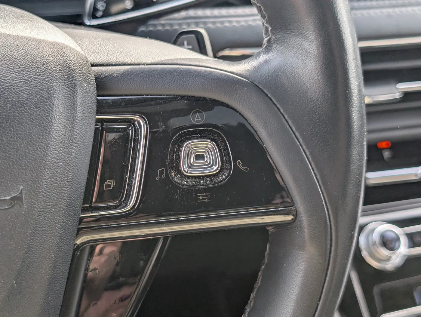2022 Lincoln Corsair - $24,500