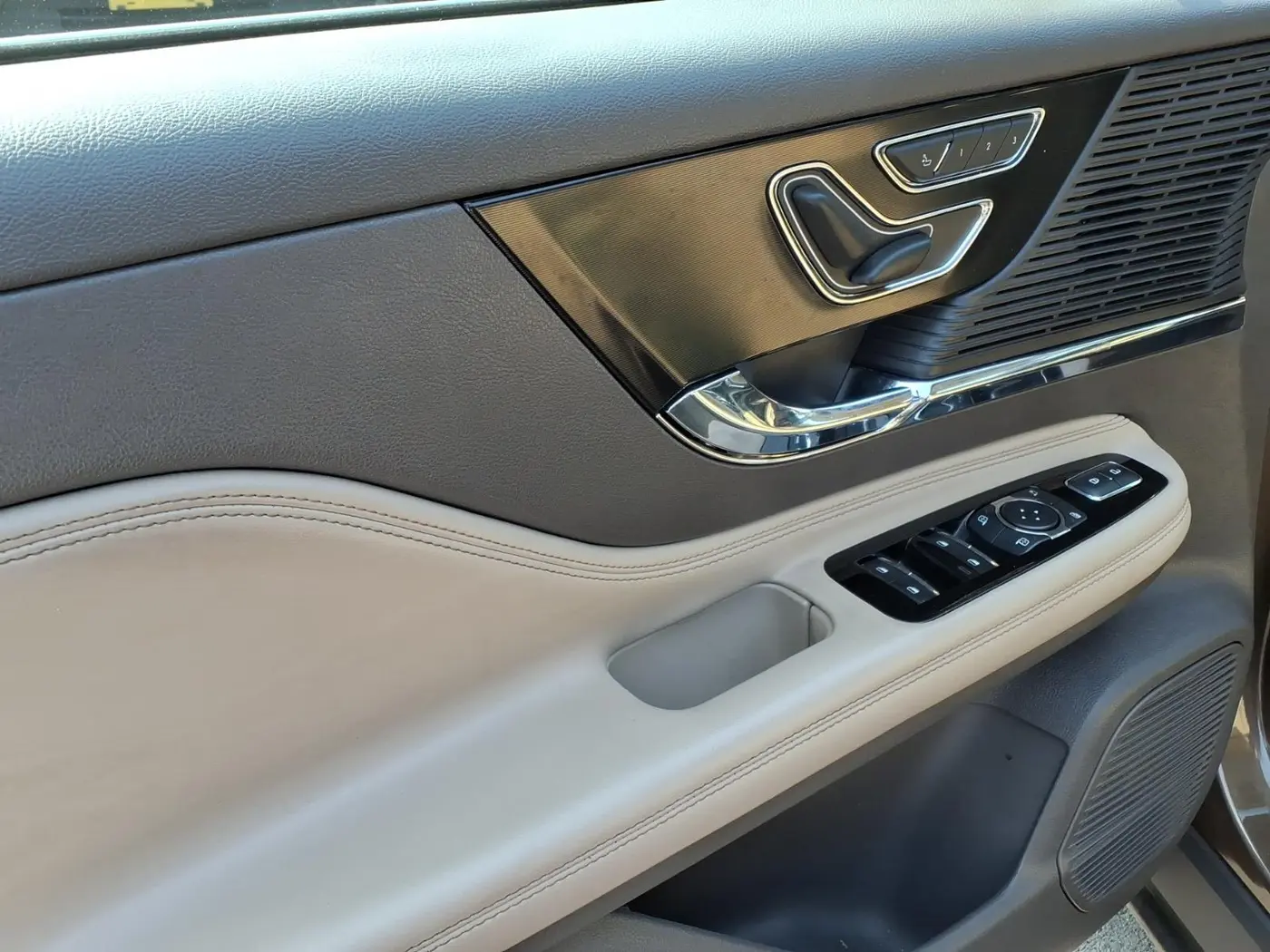 2022 Lincoln Corsair - $20,997