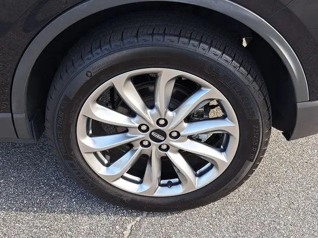2022 Lincoln Corsair - $23,980