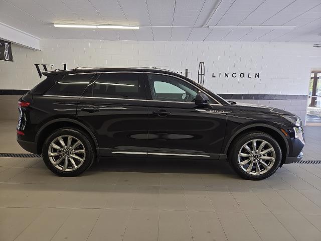 2022 Lincoln Corsair - $33,999