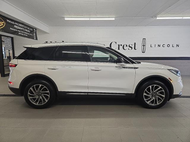 2022 Lincoln Corsair - $31,399