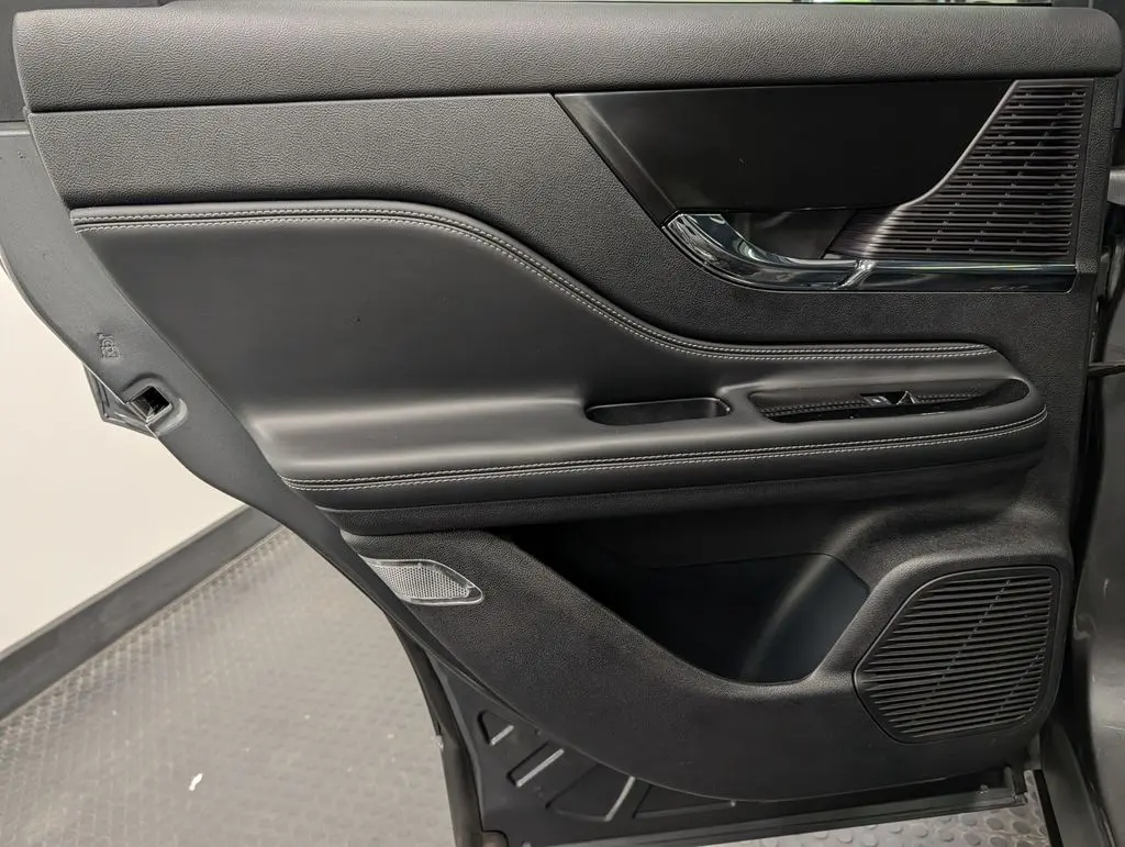 2022 Lincoln Corsair - $25,293