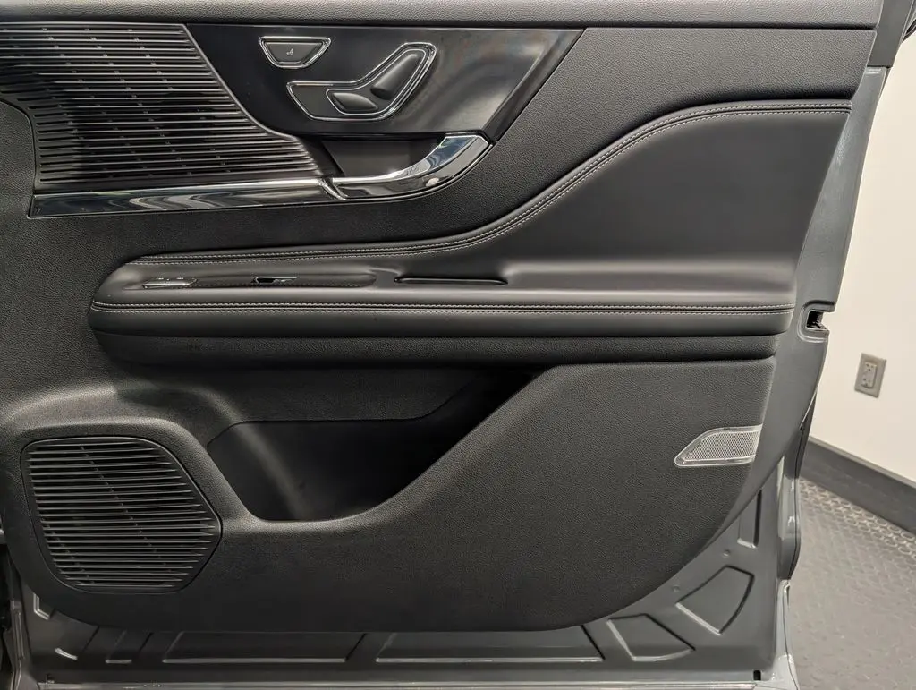 2022 Lincoln Corsair - $25,293