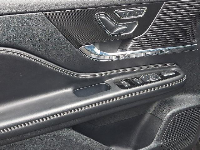 2022 Lincoln Corsair - $30,477