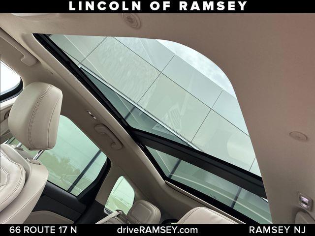 2022 Lincoln Corsair - $27,429