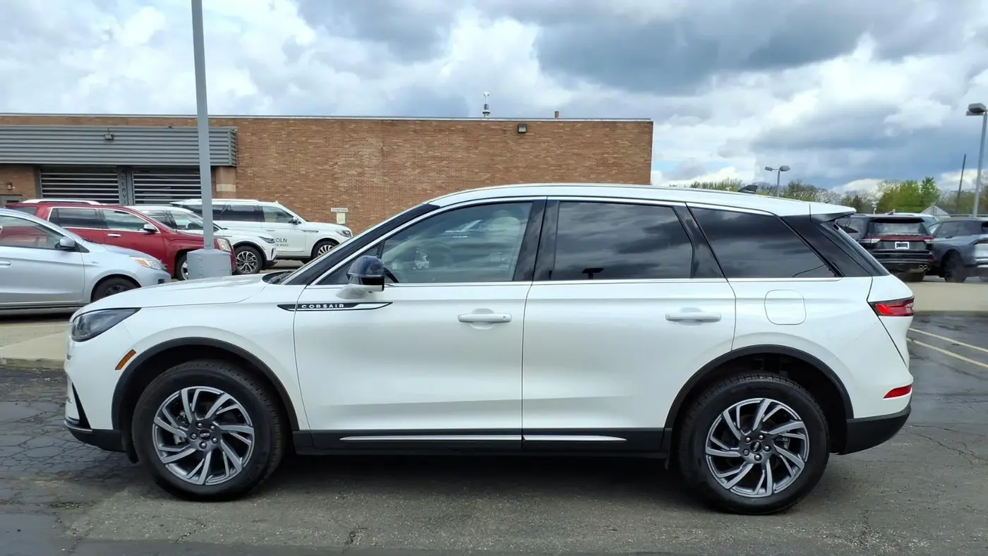 2023 Lincoln Corsair Standard