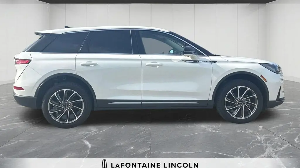 2023 Lincoln Corsair Standard