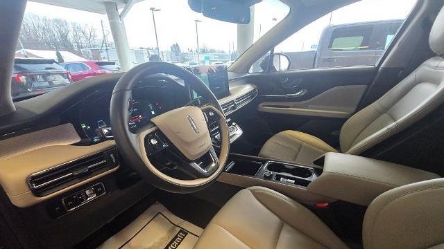 2025 Lincoln Corsair Premiere