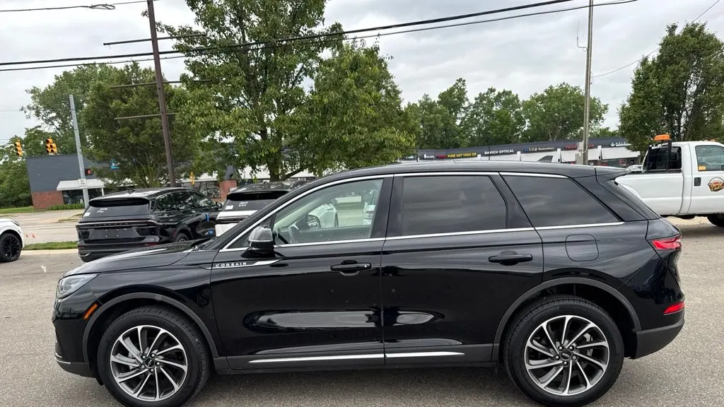 2023 Lincoln Corsair Standard